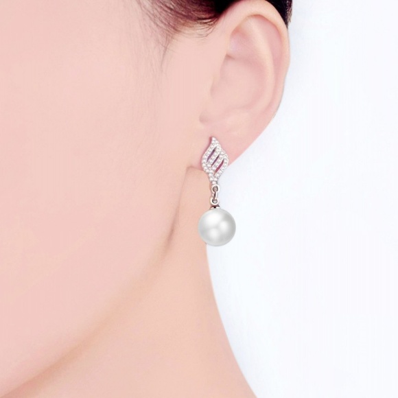 Pierced Pearl Earrings - Picture 2 of 5